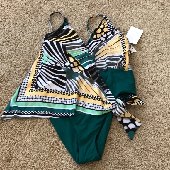 NWT! BECCA Size L emerald green one piece swimsuit - Picture 1 of 8